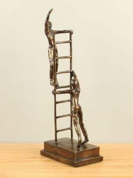 Bronzen beeld To the top, 43 cm