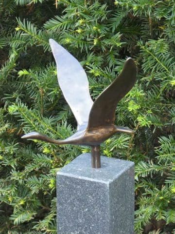 Schwan Bronze Figur auf Hartsteinen Fuß 10*10*84 cm verwendet als Urne