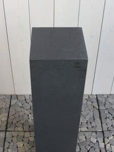 Säule Basalt 8*8*145 cm.