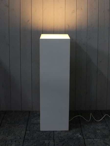 genade Sinewi ik wil Zuil met LED zijdeglans wit 100x30x30 cm. - Beeldenmarkt