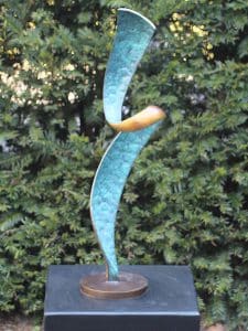 Statue Bronze Swirl