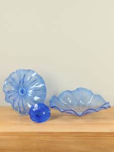 Glas Kobalt farbe mit weißen Linien B005