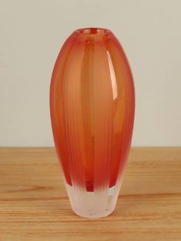 Vase Glas geschliffen Seiten orange 26 cm.