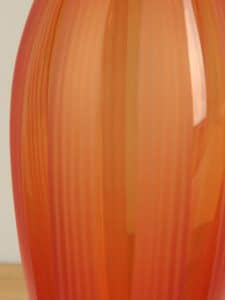 Vase Glas geschliffen Seiten orange 26 cm.