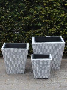 Satz Rattan-Blumenkübel nr. 06