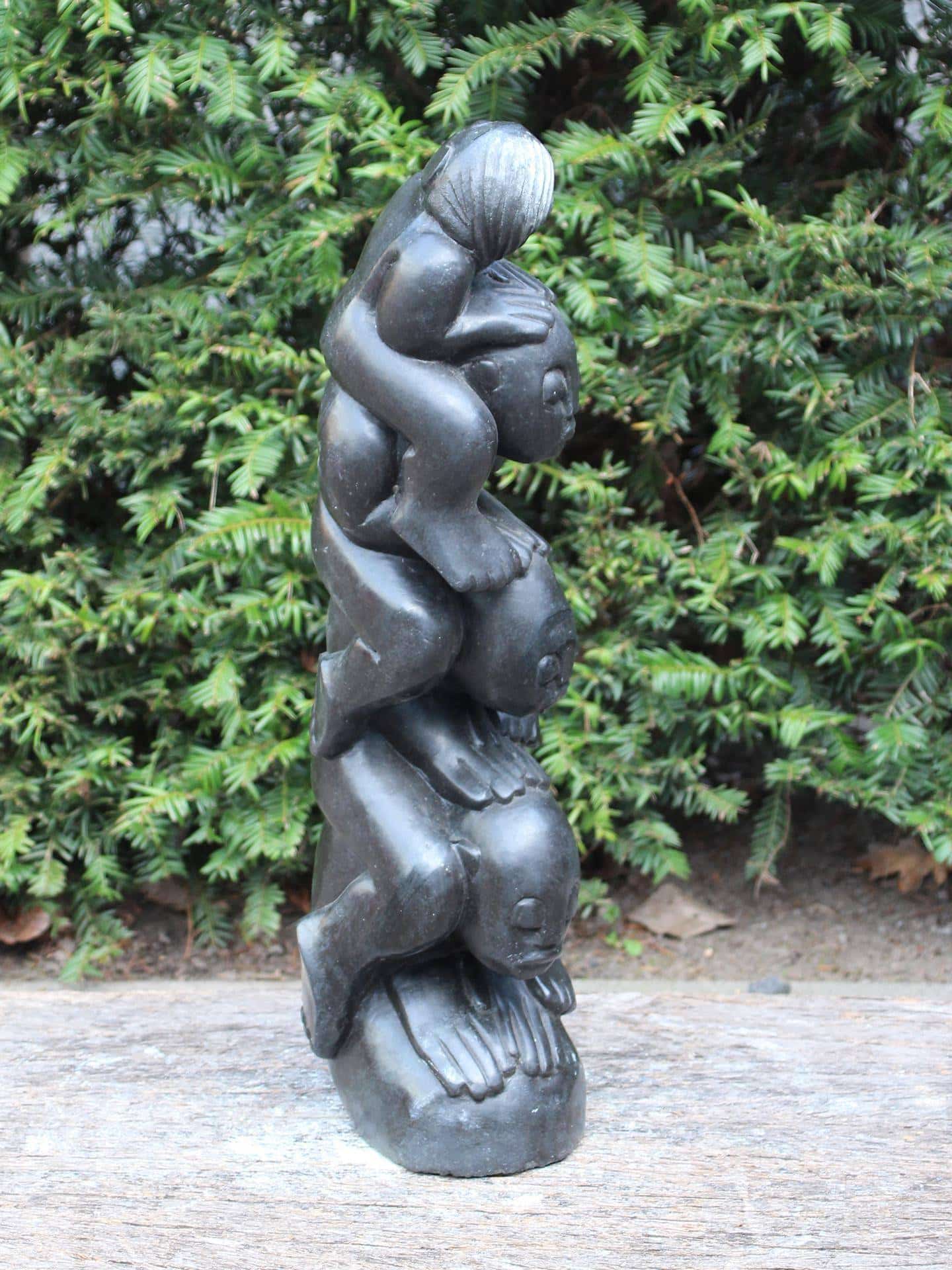 Beeld natuursteen Friends nr. 2, 51 cm