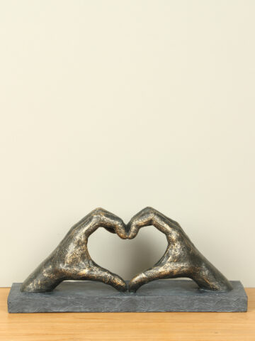Beeld bronslook Hart uit handen, 16 cm